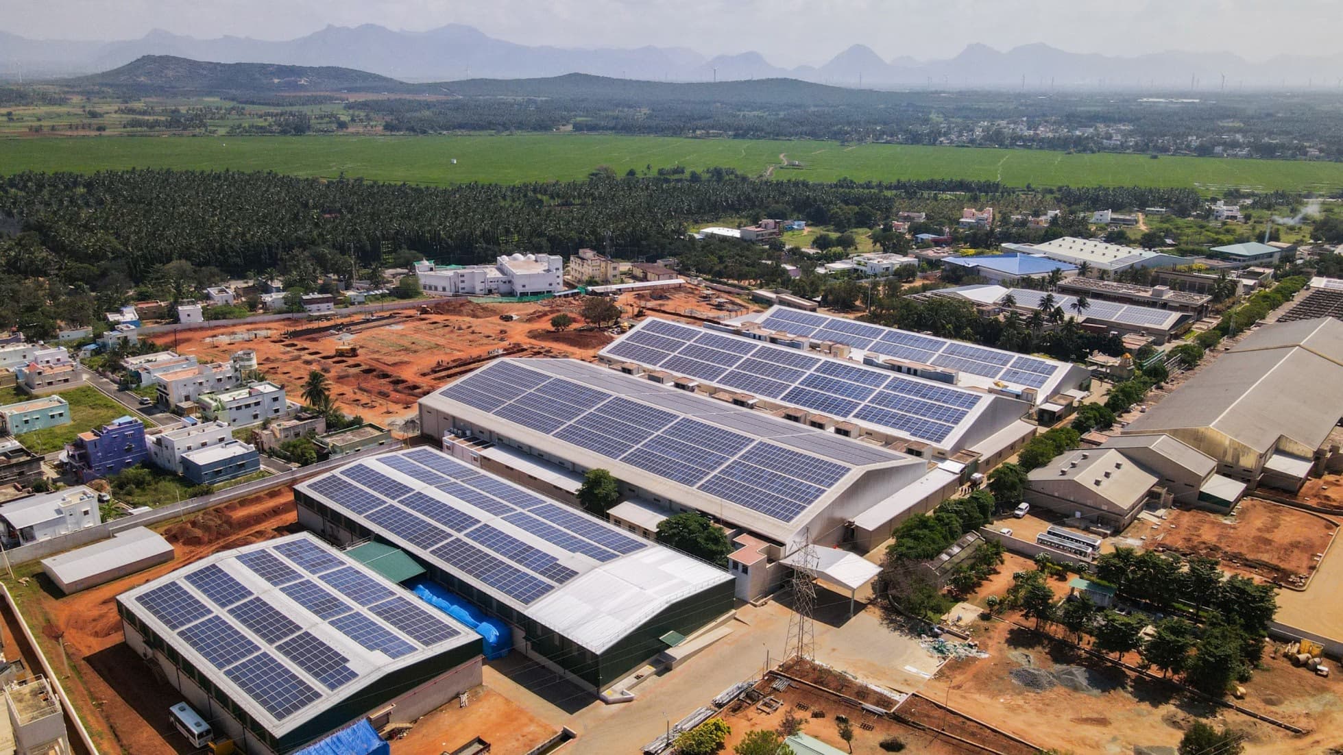 Commercial Solar Solutions: Reducing Energy Costs and Enhancing Sustainability for Your Business