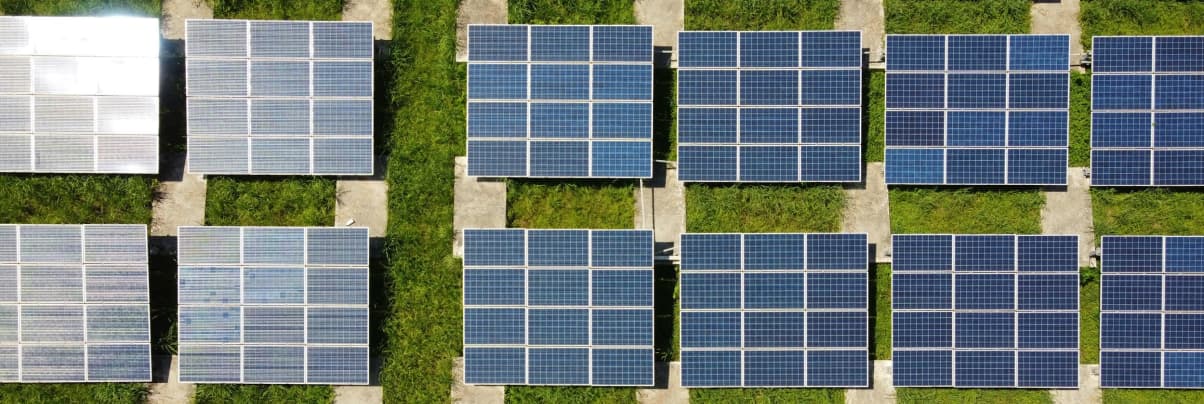 Ground-Mounted Solar Systems: Land Requirements, Income Opportunities, and Investment Economics