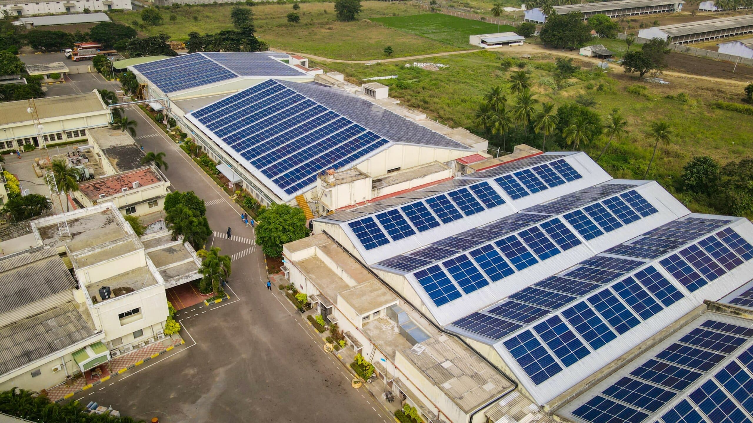 Commercial Solar: Cut Business Power Costs 30–40%